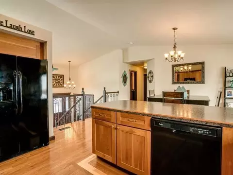 5501 Yukon Dr, Bismarck, ND 58503 photo 4
