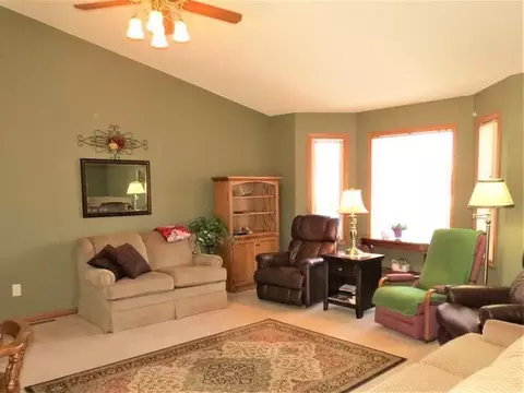 1404 12th Ave SE, Mandan, ND 58554 photo 6