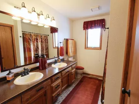 1400 Territory Dr, Bismarck, ND 58503 photo 23