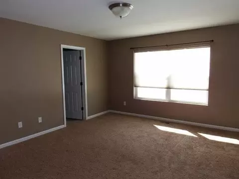719 Weyburn Dr, Bismarck, ND 58503 photo 11