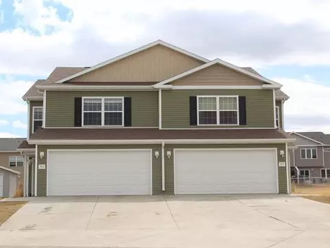 719 Weyburn Dr, Bismarck, ND 58503 photo 1