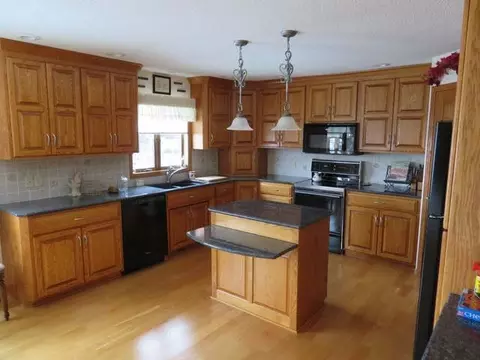 3670 Hackberry St, Bismarck, ND 58503 photo 7