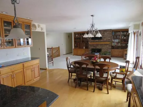 3670 Hackberry St, Bismarck, ND 58503 photo 8