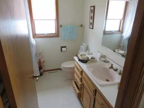 3670 Hackberry St, Bismarck, ND 58503 photo 19