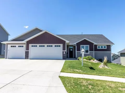 2709 Calgary Ave E, Bismarck, ND 58503 photo 1