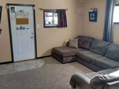 1400 Thayer Ave E, Bismarck, ND 58501 photo 3