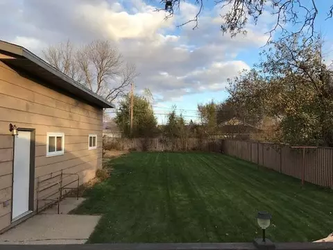 807 16th St S, Bismarck, ND 58504 photo 2