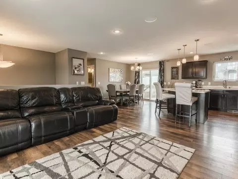 1000 Calvert Dr, Bismarck, ND 58503 photo 4