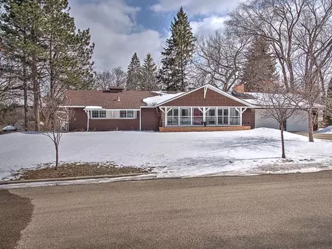 1101 Fairview Pl, Bismarck, ND 58501 photo 1