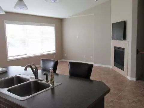 2202 Shoal Loop SE, Mandan, ND 58554 photo 6