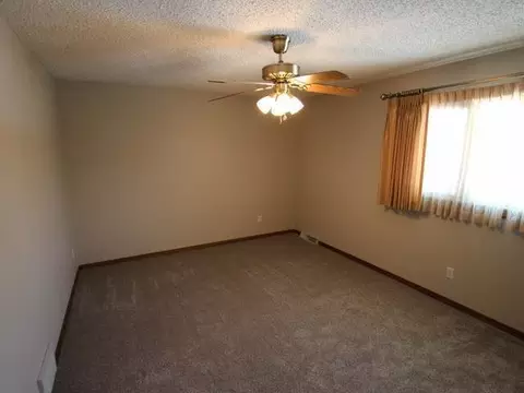 104 Brandon Dr E, Bismarck, ND 58503 photo 10
