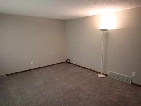 104 Brandon Dr E, Bismarck, ND 58503 photo 8