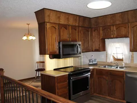 104 Brandon Dr E, Bismarck, ND 58503 photo 5