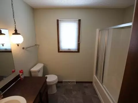 104 Brandon Dr E, Bismarck, ND 58503 photo 13