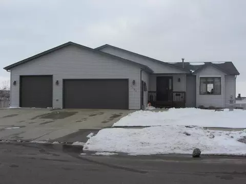 1101 35th St, Bismarck, ND 58501 photo 1