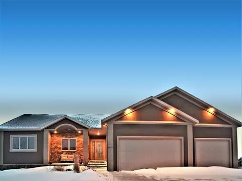 3417 Clairmont Rd, Bismarck, ND 58503 photo 4