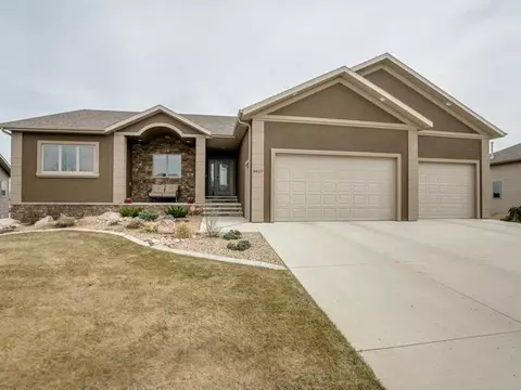 3417 Clairmont Rd, Bismarck, ND 58503 photo 1