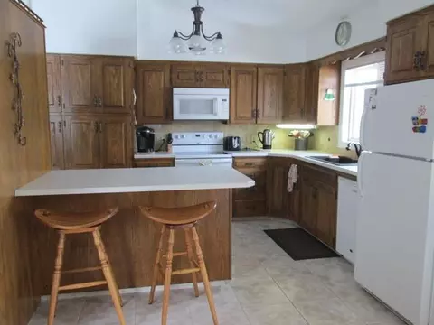 405 Restful Dr, Bismarck, ND 58501 photo 4