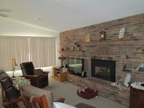 405 Restful Dr, Bismarck, ND 58501 photo 2