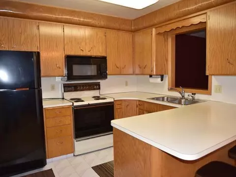 616 North Ave, Bismarck, ND 58501 photo 2