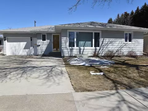 616 North Ave, Bismarck, ND 58501 photo 1