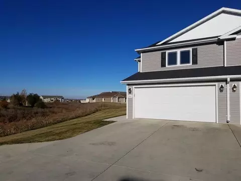 2621 Douglas Pl SE, Mandan, ND 58554 photo 1