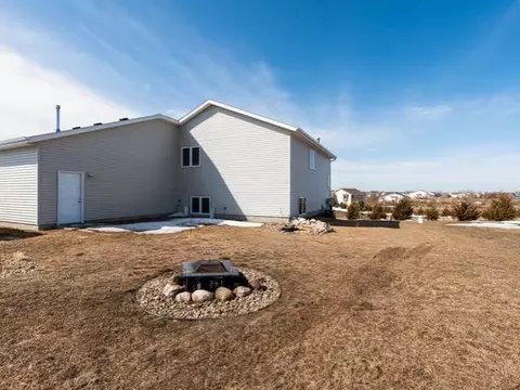 6420 Torrence Pt, Bismarck, ND 58504 photo 20