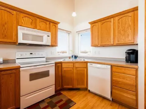 6420 Torrence Pt, Bismarck, ND 58504 photo 4