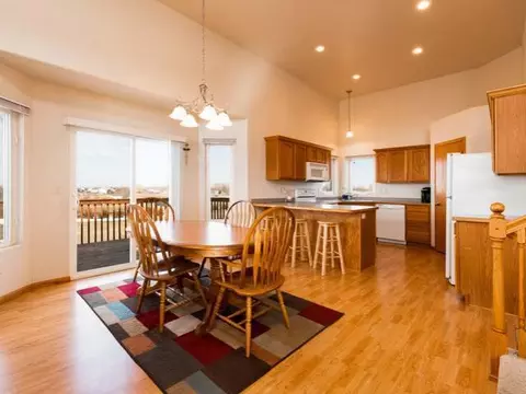 6420 Torrence Pt, Bismarck, ND 58504 photo 2