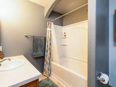 6420 Torrence Pt, Bismarck, ND 58504 photo 8