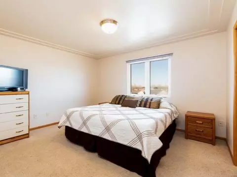 6420 Torrence Pt, Bismarck, ND 58504 photo 7