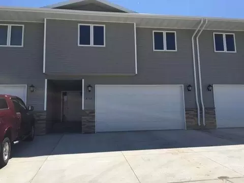 4117 Shoal Loop SE, Mandan, ND 58554 photo 1