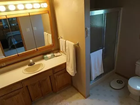 413 Toronto Dr, Bismarck, ND 58503 photo 21