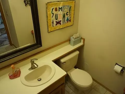 413 Toronto Dr, Bismarck, ND 58503 photo 38