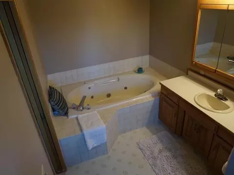 413 Toronto Dr, Bismarck, ND 58503 photo 22