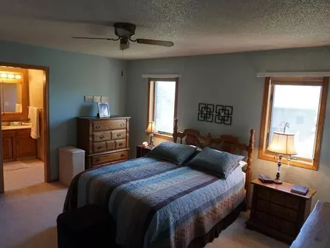 413 Toronto Dr, Bismarck, ND 58503 photo 20