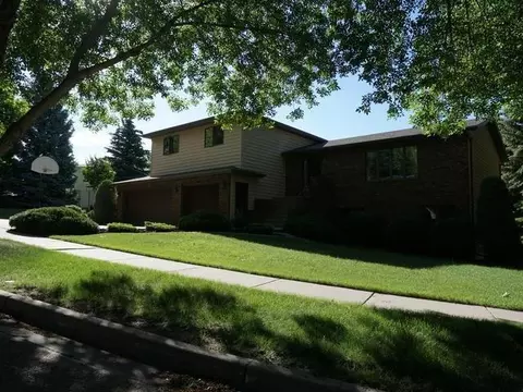 413 Toronto Dr, Bismarck, ND 58503 photo 5