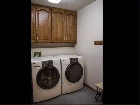 815 Munich Dr, Bismarck, ND 58504 photo 20