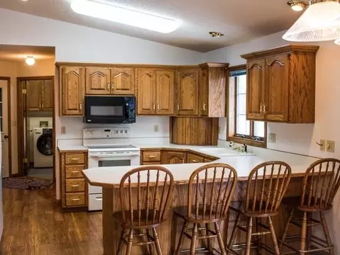 815 Munich Dr, Bismarck, ND 58504 photo 3