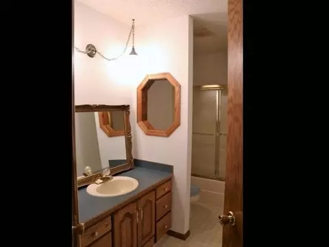 815 Munich Dr, Bismarck, ND 58504 photo 21