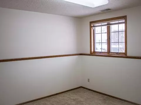 815 Munich Dr, Bismarck, ND 58504 photo 13