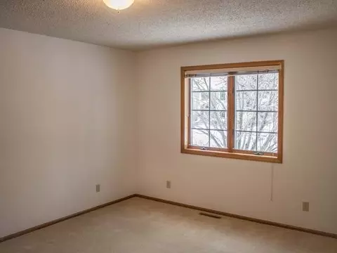815 Munich Dr, Bismarck, ND 58504 photo 15