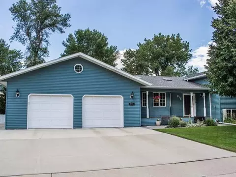 815 Munich Dr, Bismarck, ND 58504 photo 30