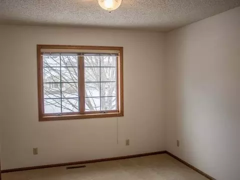 815 Munich Dr, Bismarck, ND 58504 photo 17