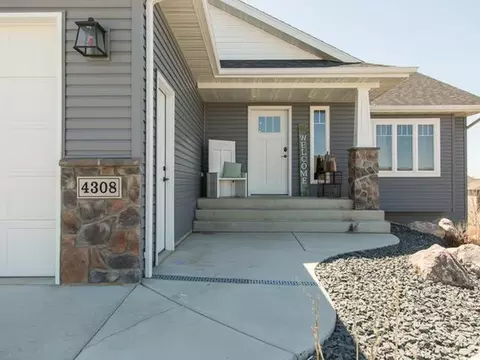 4308 Opal Dr, Bismarck, ND 58503 photo 3