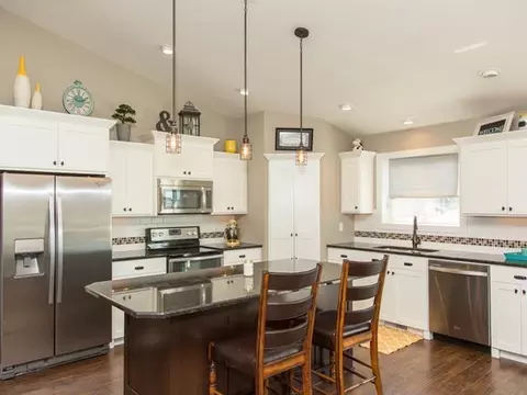 4308 Opal Dr, Bismarck, ND 58503 photo 9
