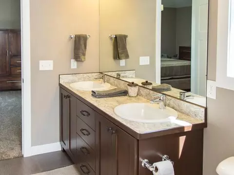 4308 Opal Dr, Bismarck, ND 58503 photo 18