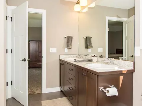 4308 Opal Dr, Bismarck, ND 58503 photo 17
