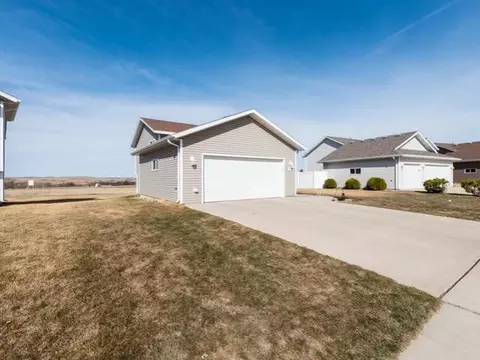 2909 Plainview Dr SE, Mandan, ND 58554 photo 15