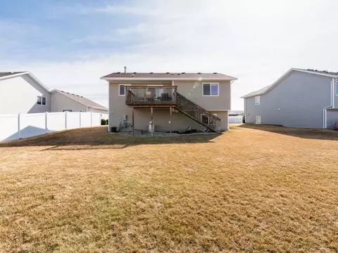 2909 Plainview Dr SE, Mandan, ND 58554 photo 17